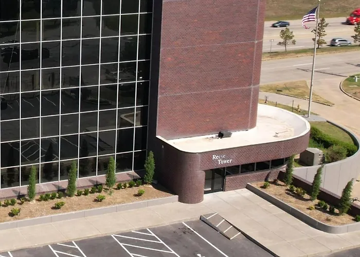 Luxury High-rise With Panoramic Views Aparthotel Tulsa